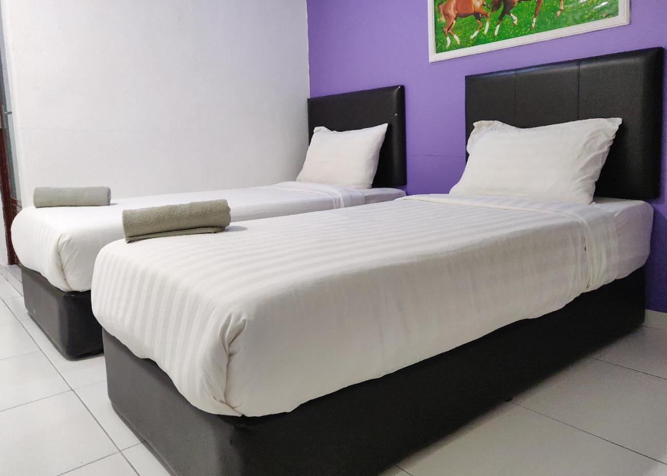 Hotel Ec Double Star Klia 1-Klia 2 Sepang Esterno foto
