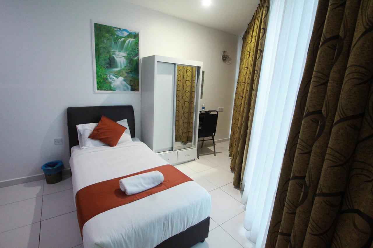 Hotel Ec Double Star Klia 1-Klia 2 Sepang Esterno foto