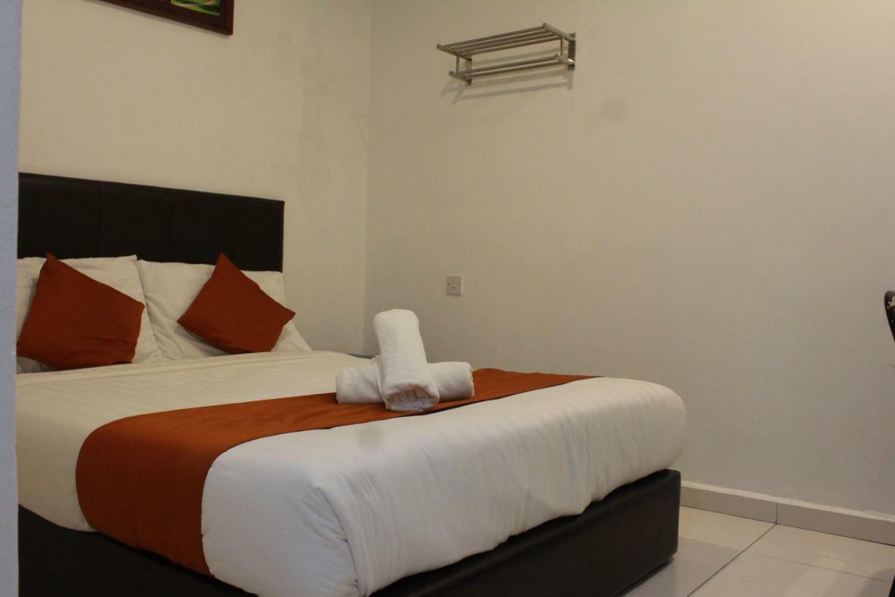 Hotel Ec Double Star Klia 1-Klia 2 Sepang Esterno foto